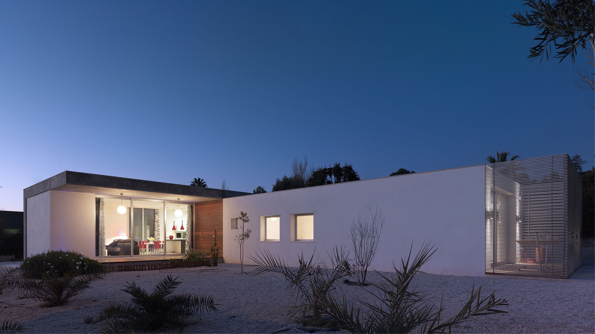 Vivienda unifamiliar Elda · exterior al anochecer