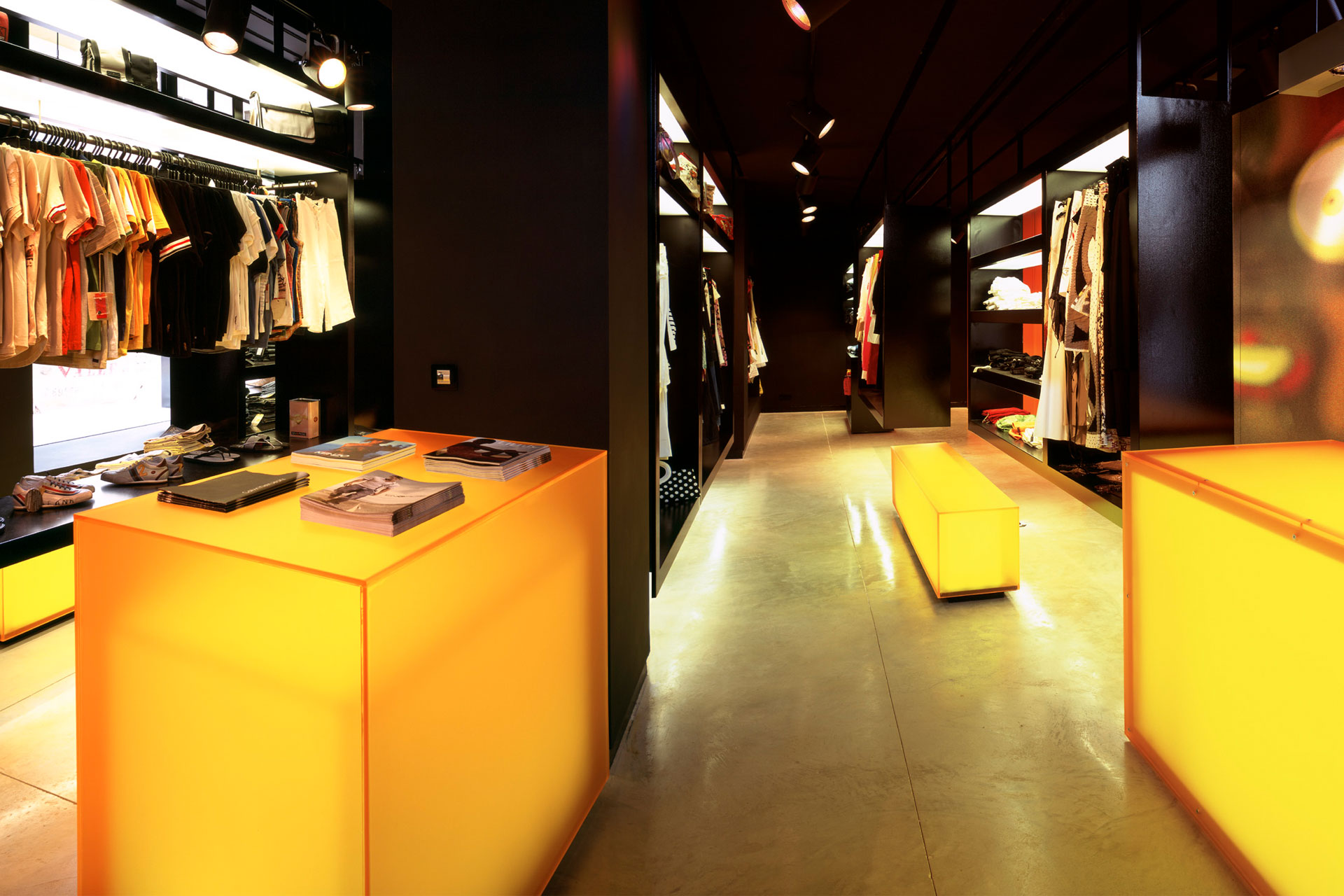 Tienda Yeito Nativo | Recorrido interior y exposición flexible